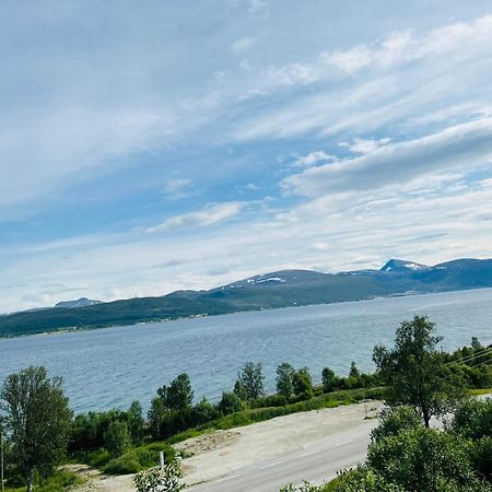Apartment In Tromso With Sea And Mountain View Екстериор снимка